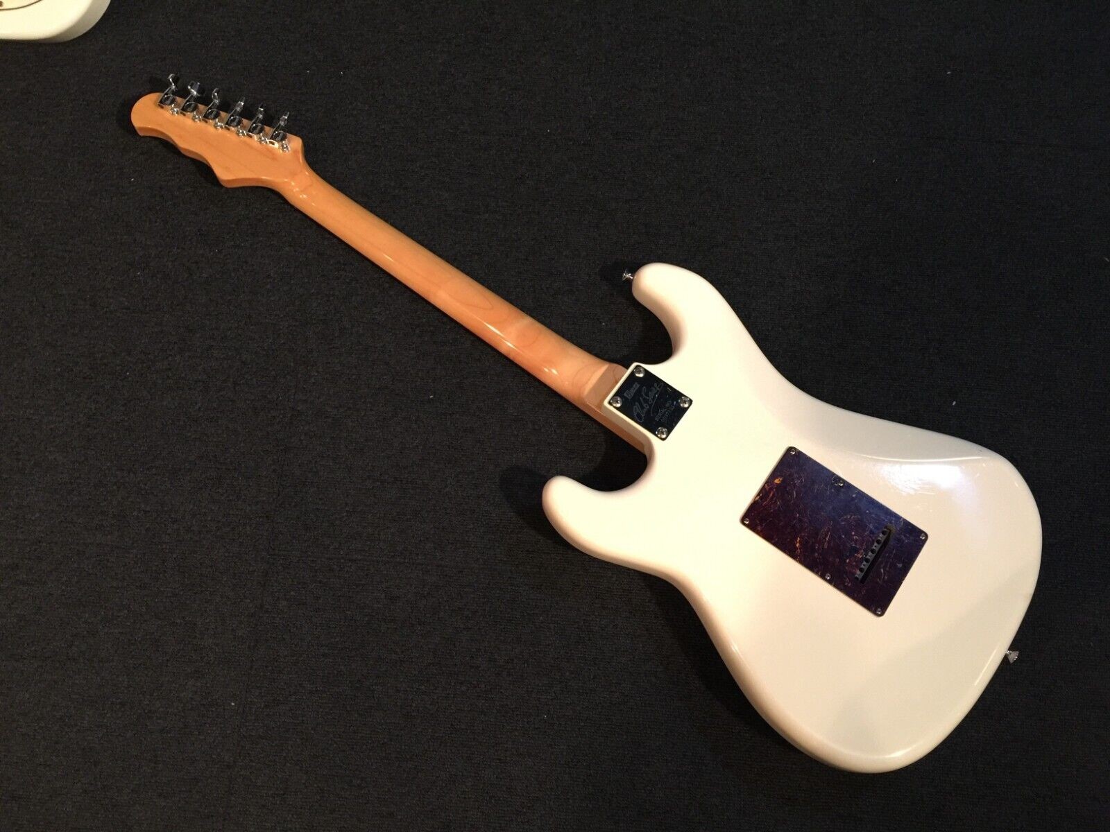 Electric Guitar Burns London Cobra DX Deluxe WHT/R EX White 80% Frets Maple Neck