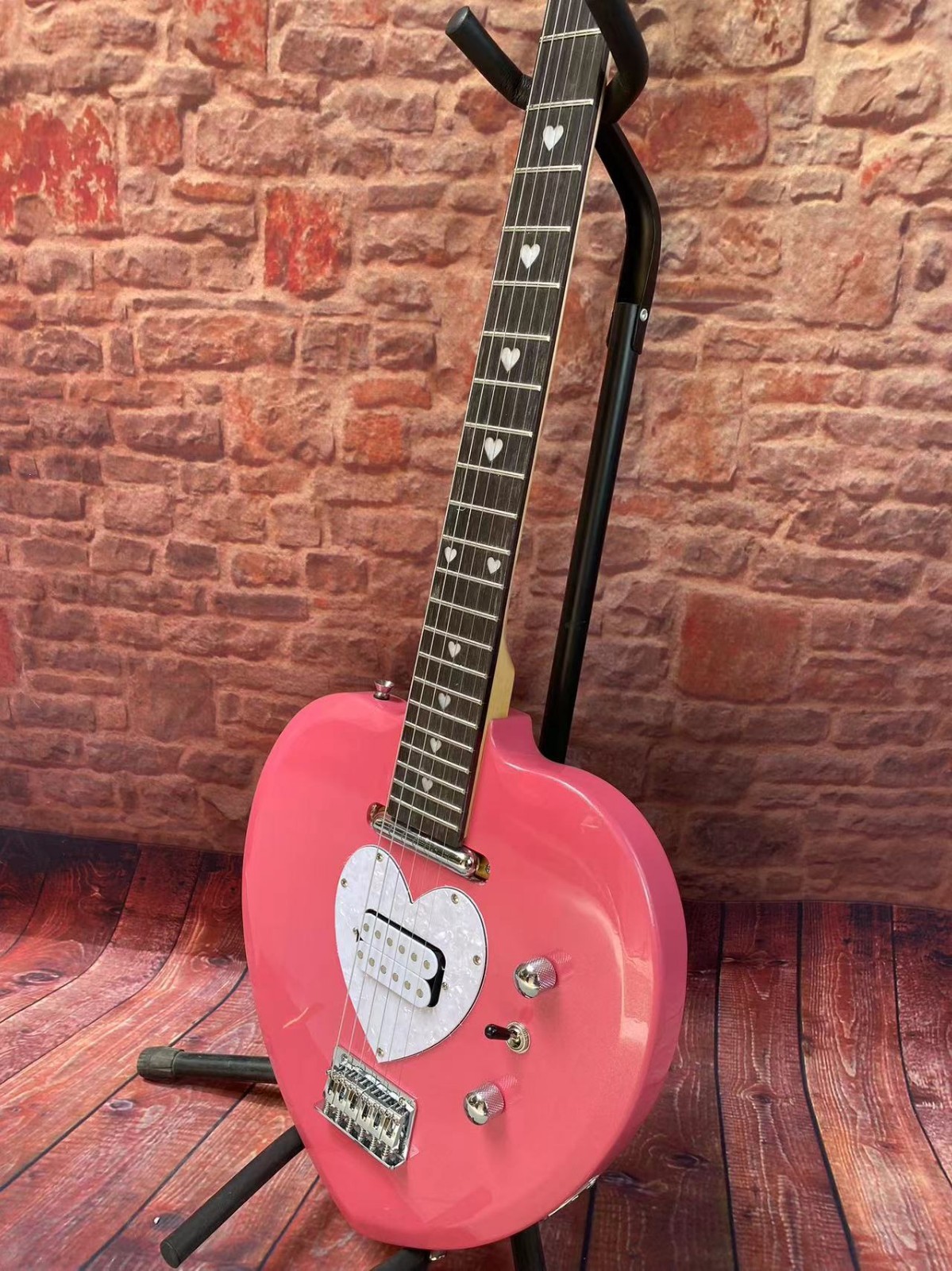 Adorable Hot Pink Love Heart Electric Guitar 6-String Pearl Heart Pickguard