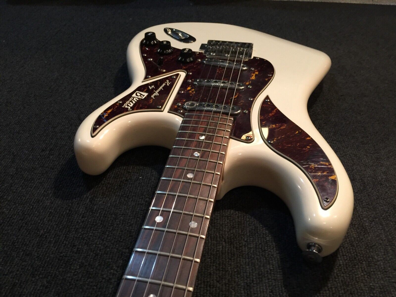 Electric Guitar Burns London Cobra DX Deluxe WHT/R EX White 80% Frets Maple Neck