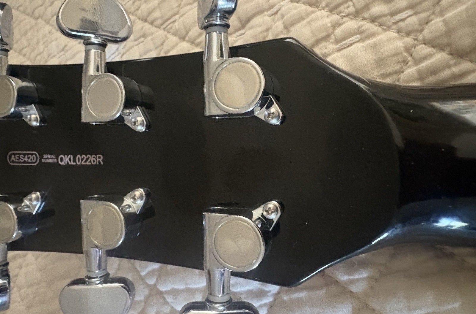 Yamaha AES420 AES Series Solid Body 6-String Electric Guitar Black