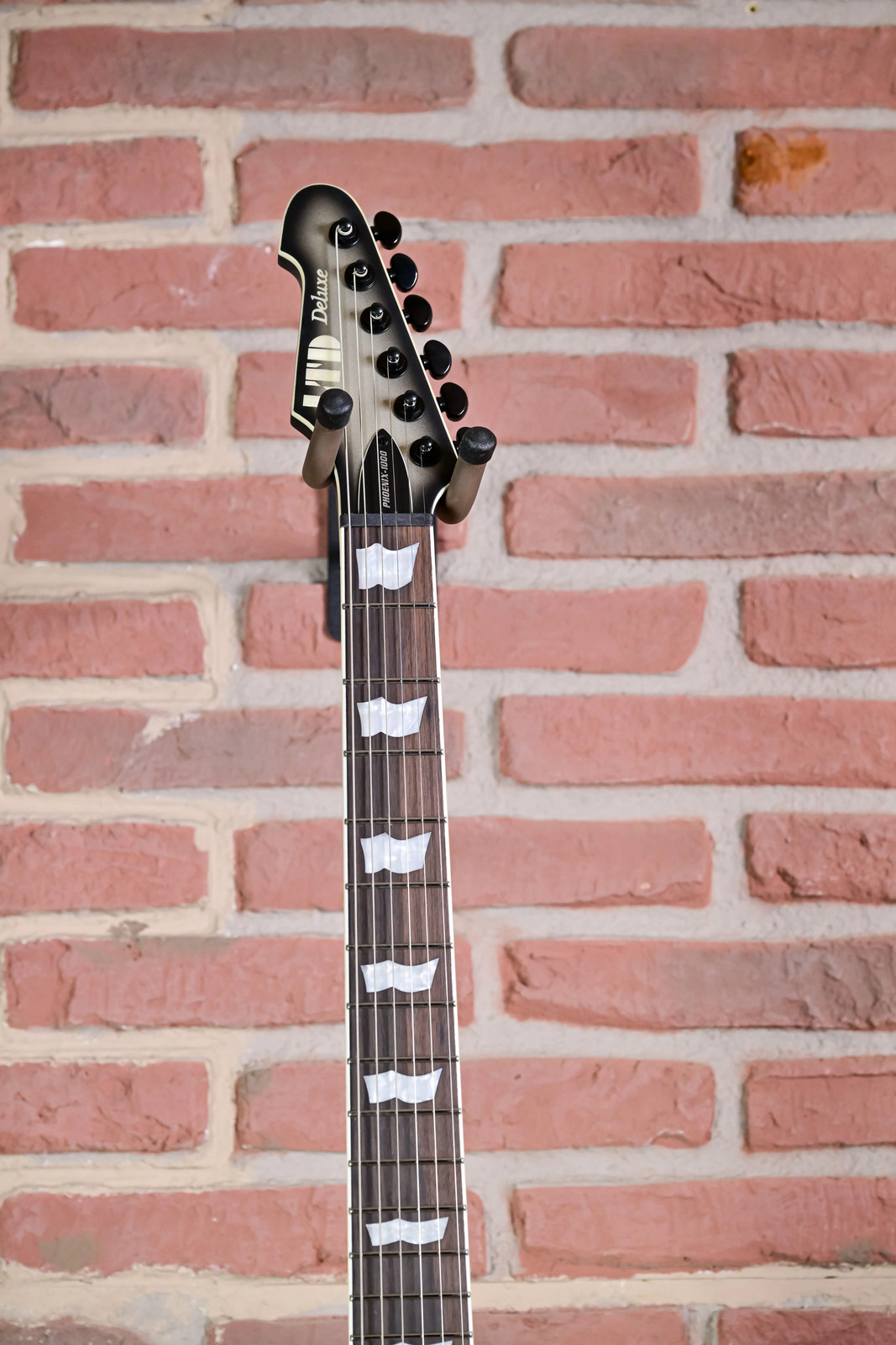 ESP LTD Phoenix-1000 Evertune Silver Sunburst Satin Electric Guitar
