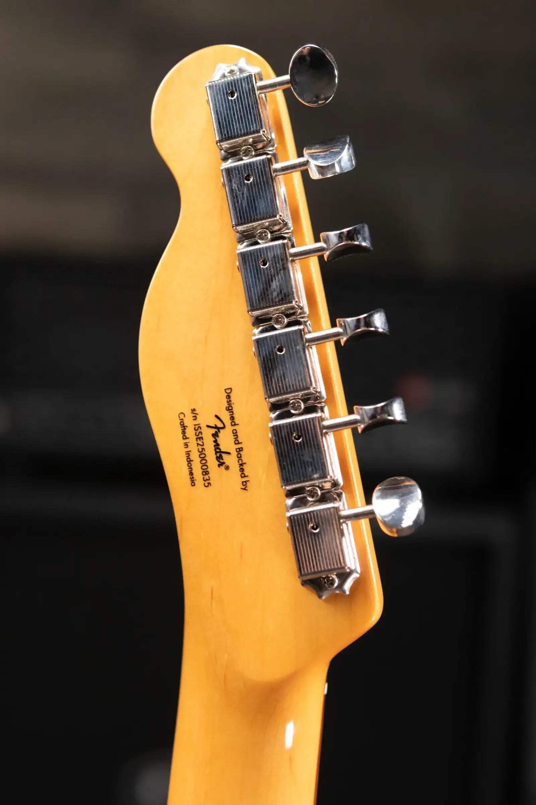 Squier Classic Vibe Custom Esquire Electric Guitar – Candy Apple Red