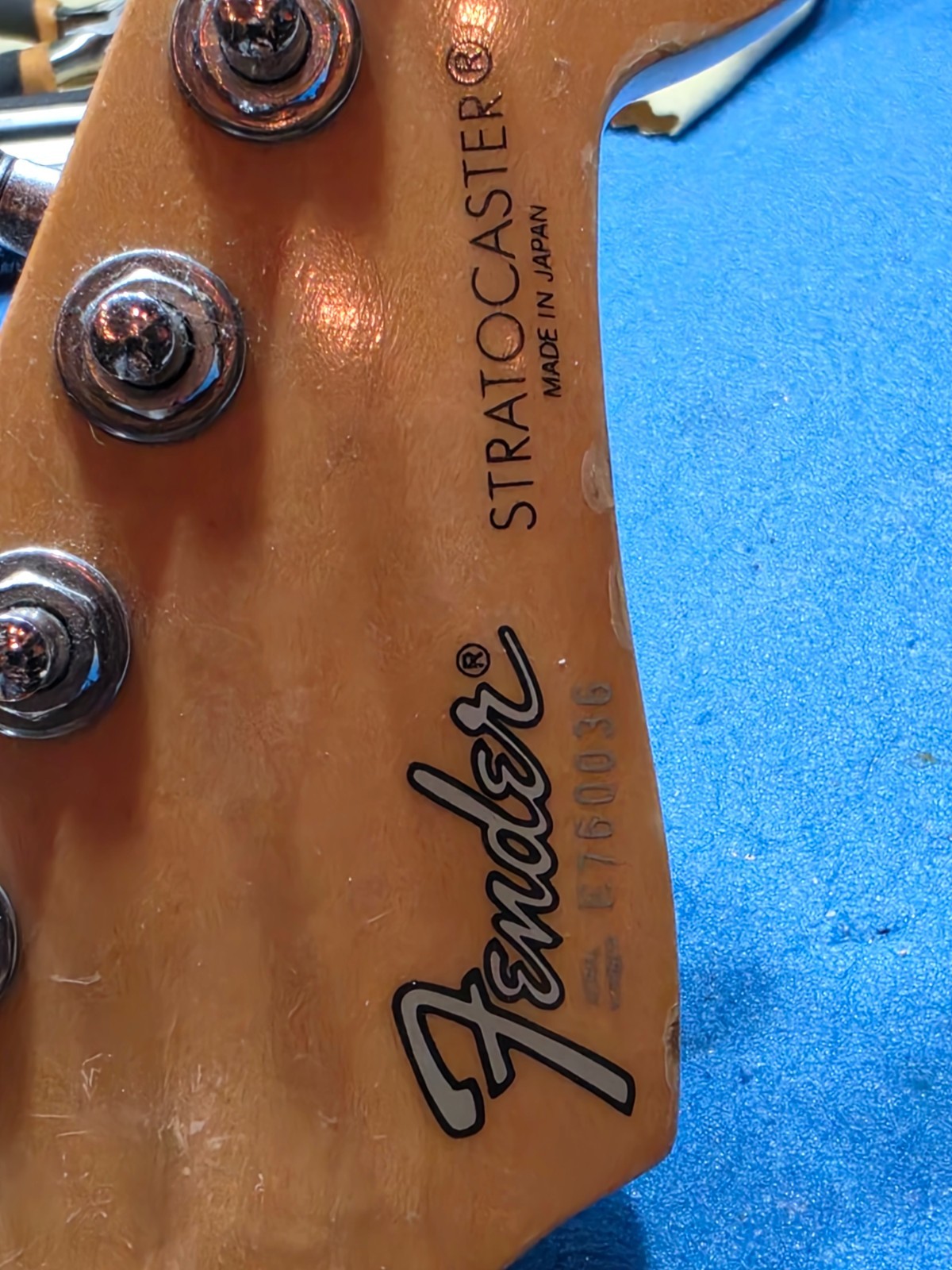 1986 Fender Stratocaster MIJ Boxer ST557 – Olympic White – w/ New hardshell case