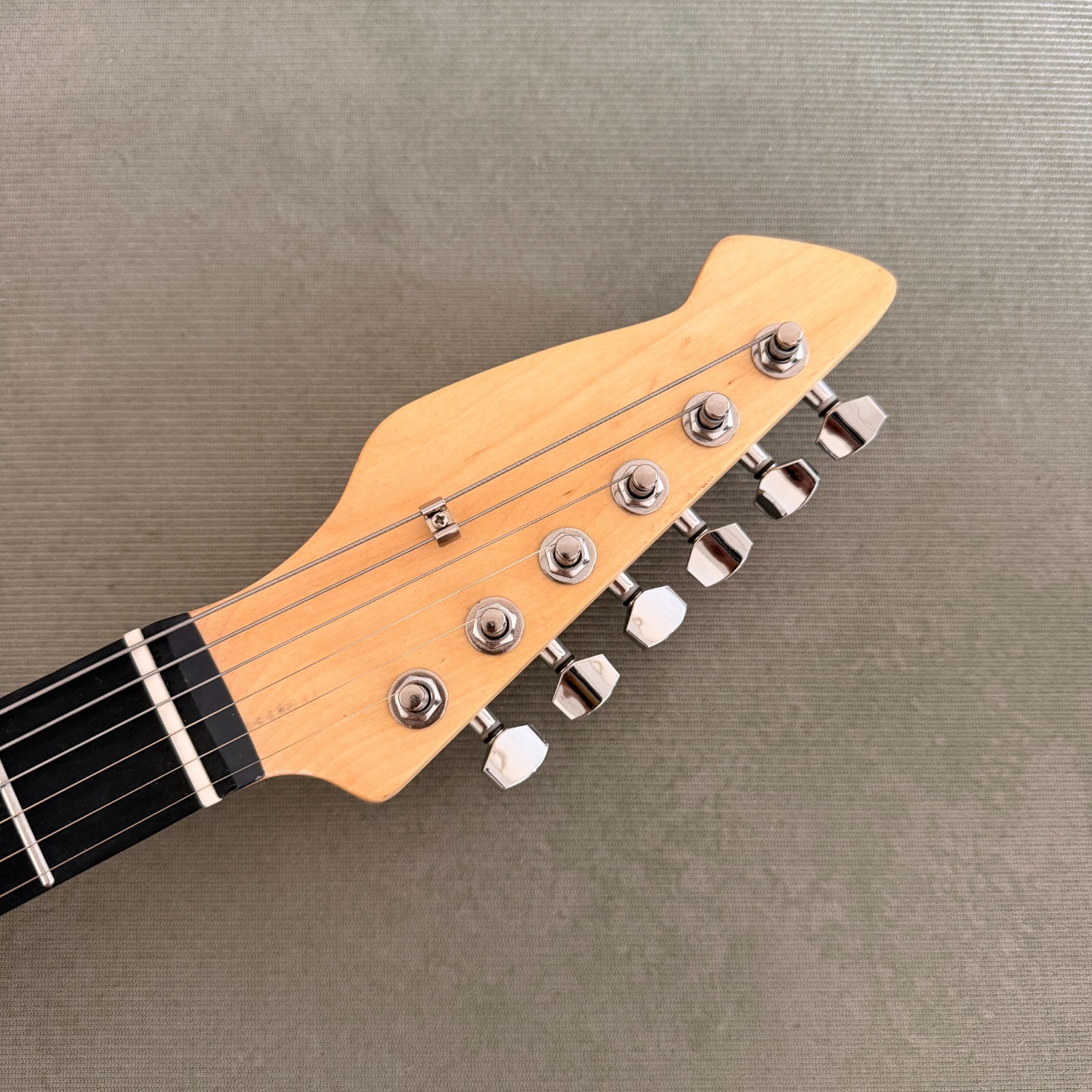 Sunburst Super St style Electric Guitar HH Pickups Flame Maple Top Solid 22fret