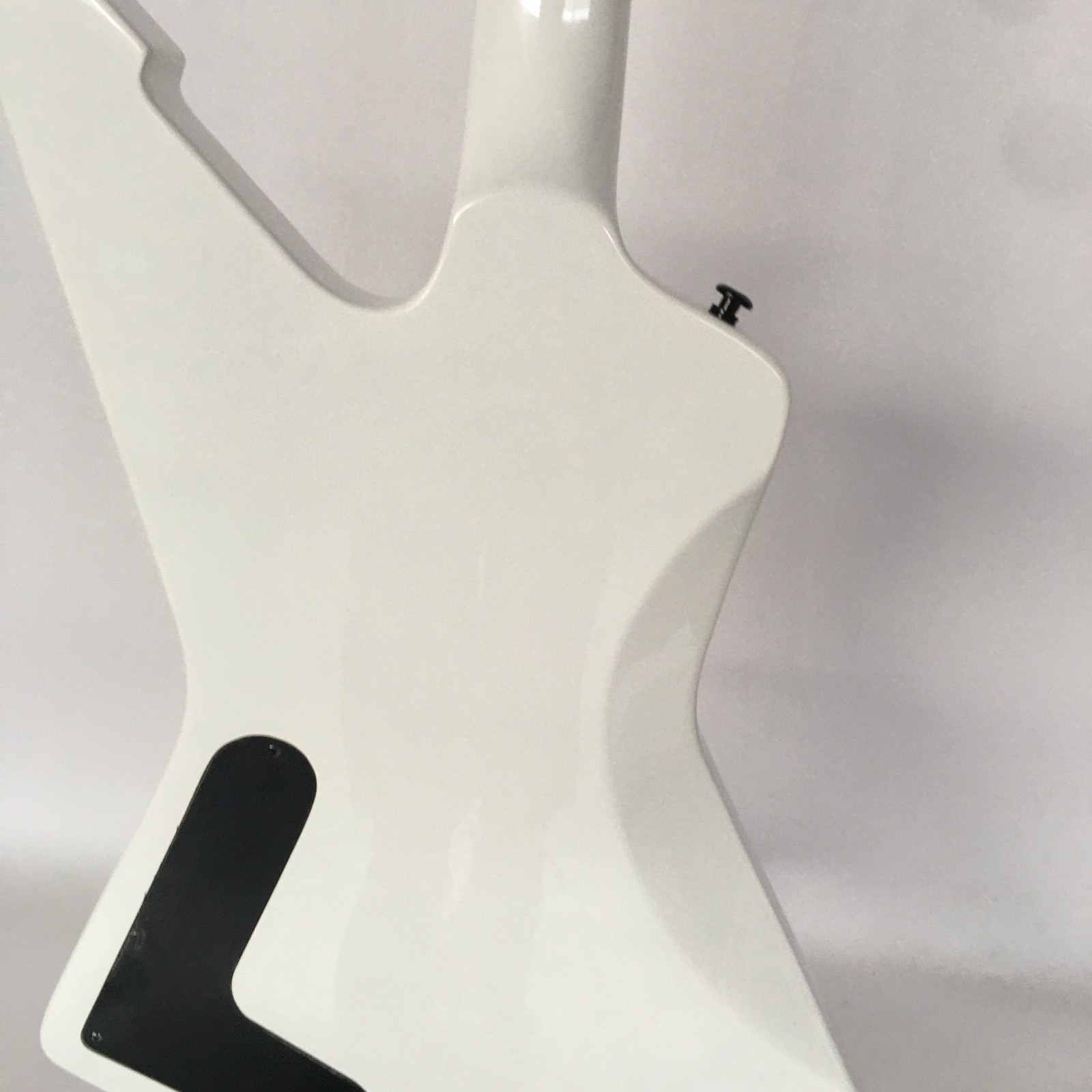 High-end White Sharp Angular Style Electric Guitar HH Pickups Gloss White Finish