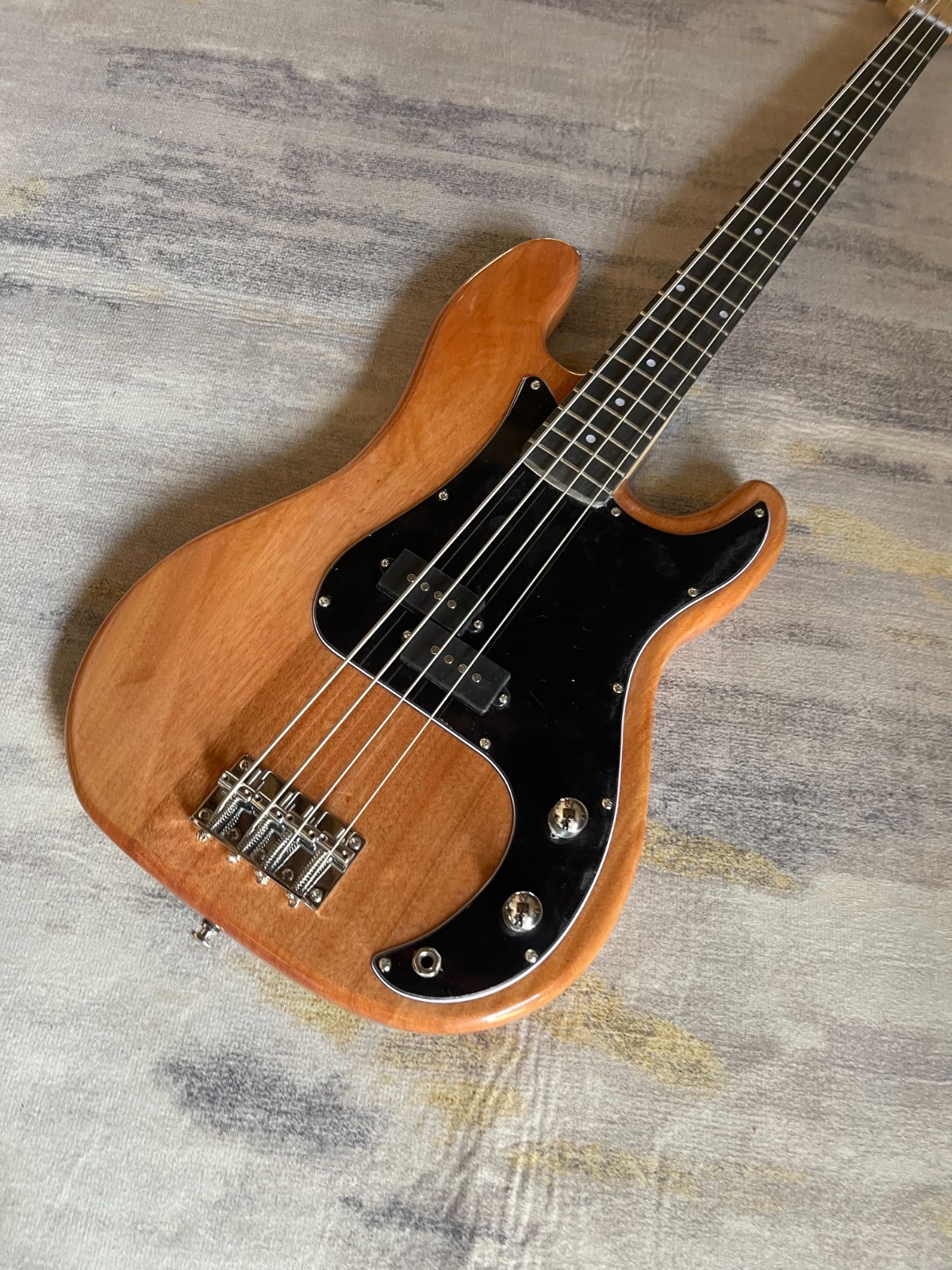 Brown P-Bass Electric guitar Mahogany Body – 20 Frets