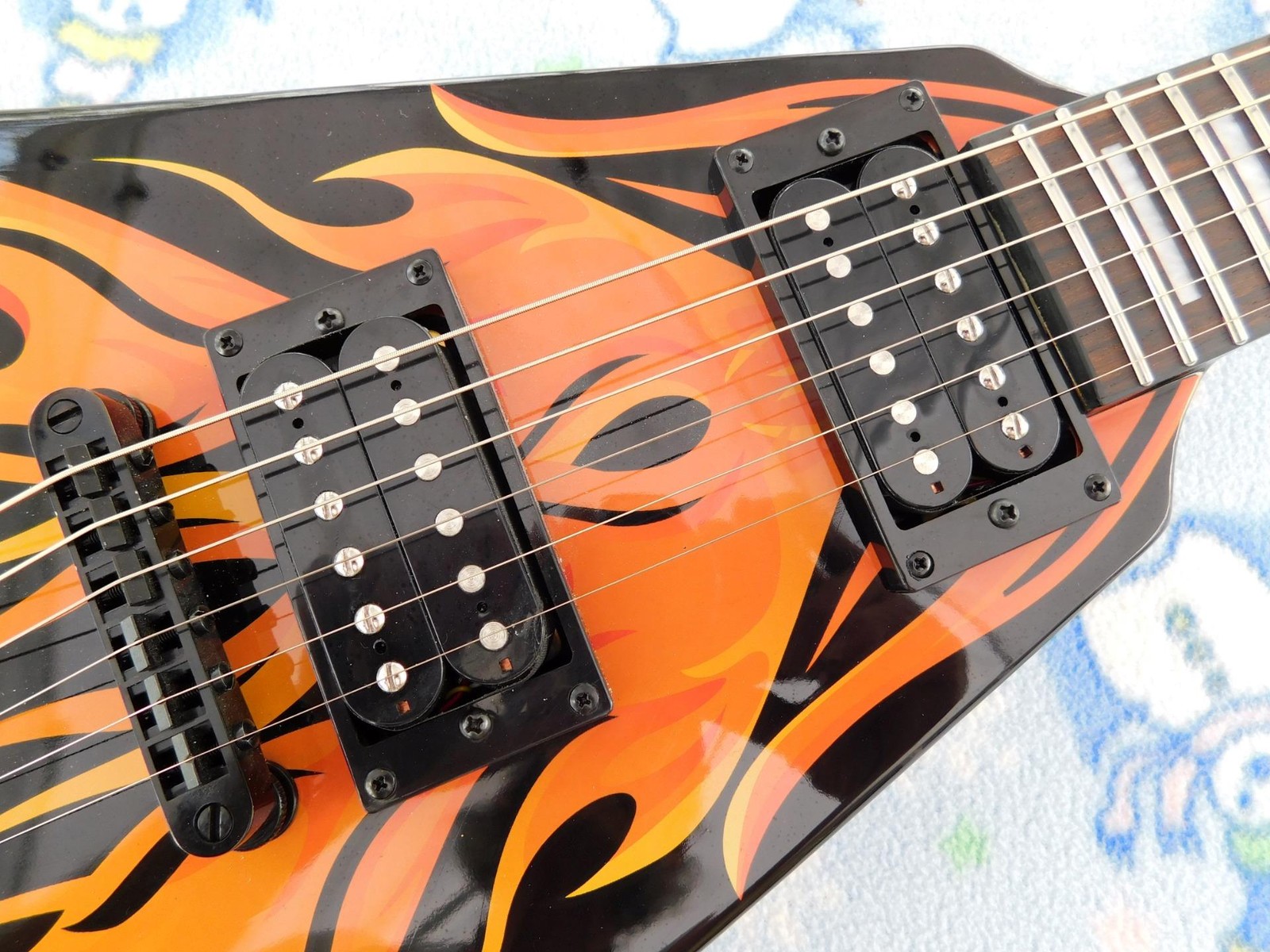 Westcreek Cerberus Set Neck Flying V, Coil Splitting,Capacitor Upgrade, Cool