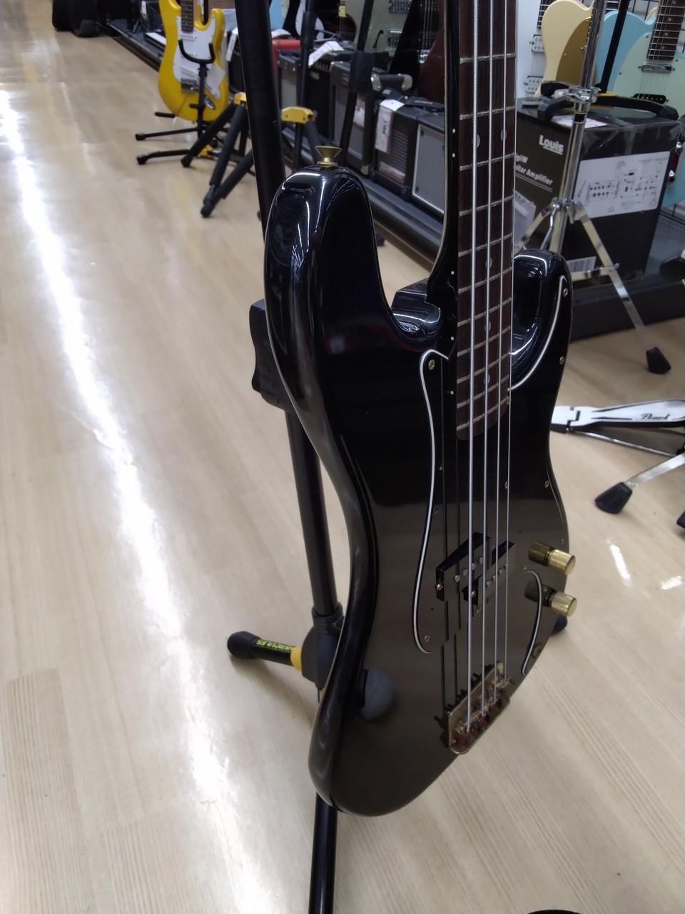 TOKAI HARD PUNCHER Precision Bass Type Electric Bass Guitar-02
