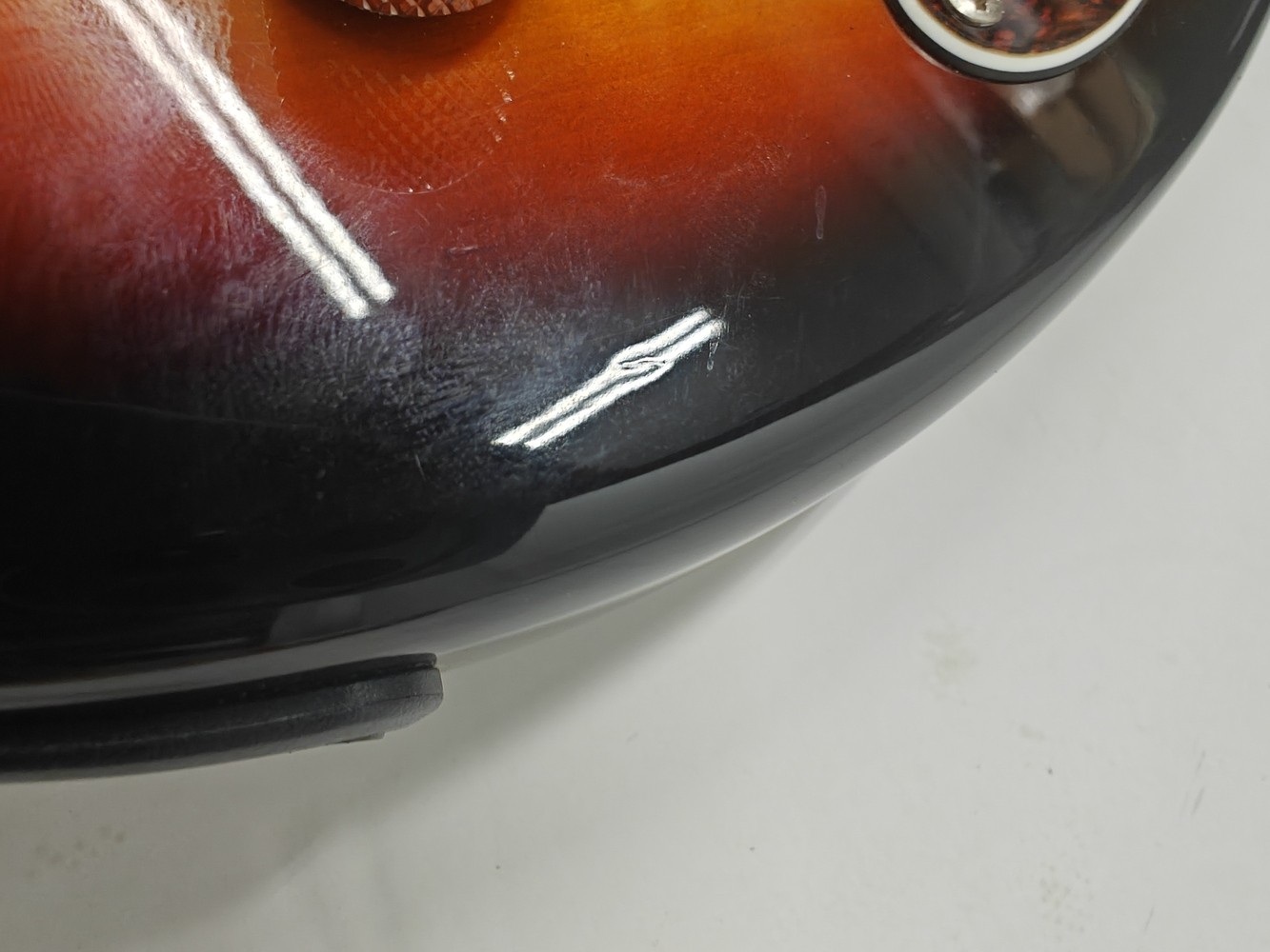 Line 6 Variax 500 Modeling Electric Guitar Sunburst w/ Gig Bag