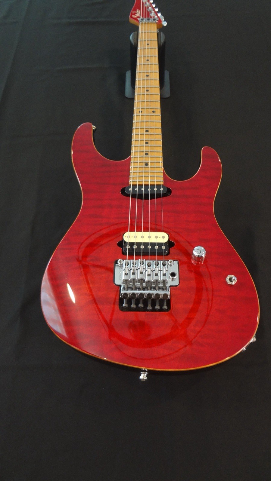 Suhr Modern Trans Red Quilt Maple Top – Roasted Birdseye Neck – Gotoh Floyd Rose