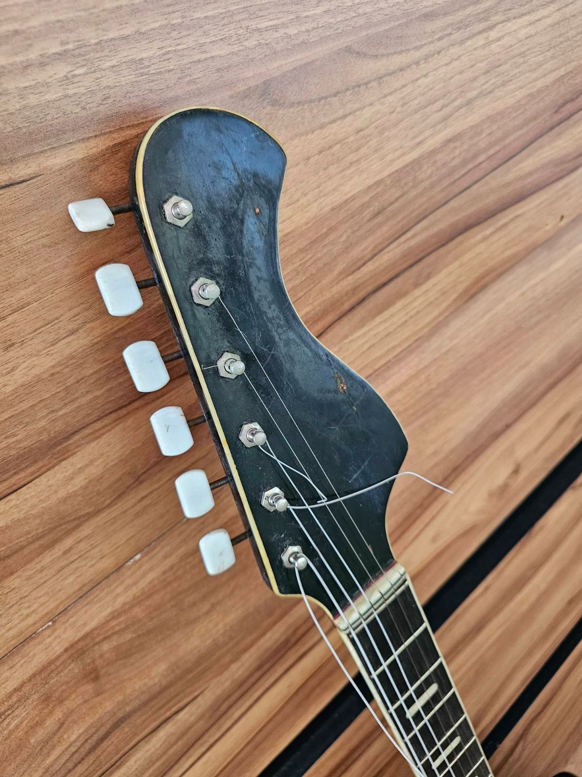 Musima Eterna De Luxe 25 Jaguar Electric Guitar GDR Vintage and Rare 1979