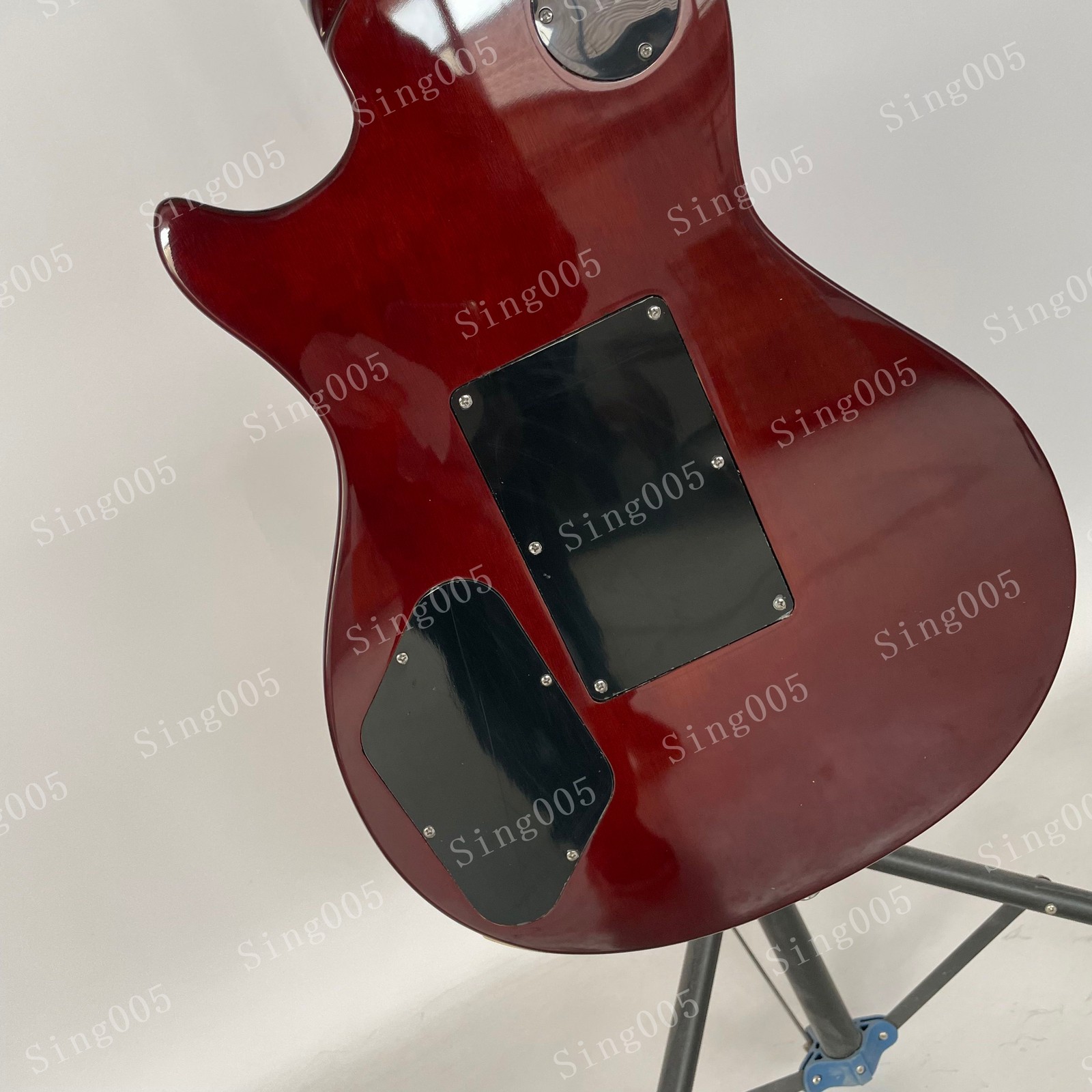 Hot Sale Electric Guitar Flamed Maple Top Bird Inlay Chrome Hardware Tremolo
