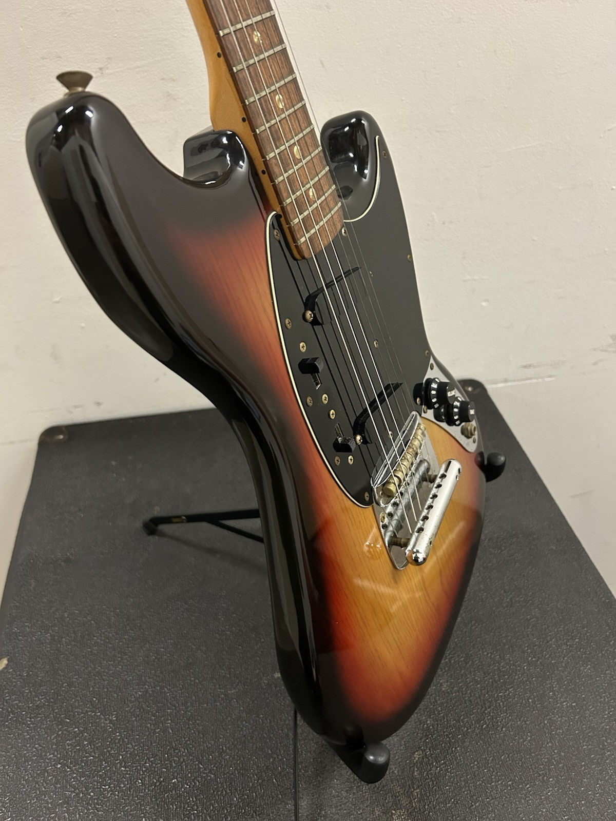 1978 Fender Mustang Sunburst Vintage Electric Guitar & Original Hard Case! Clean