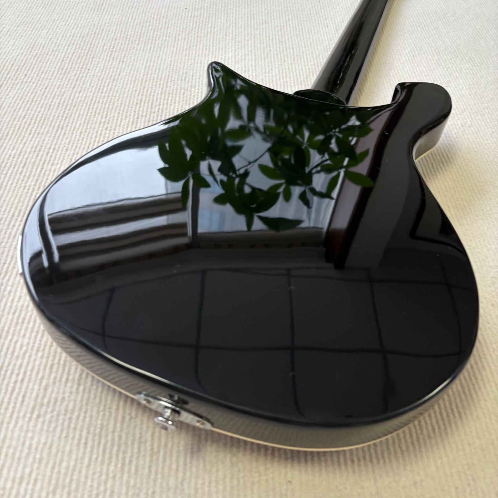 Custom Black 660 Style Electric Guitar Solid Body Rosewood Fingerboard