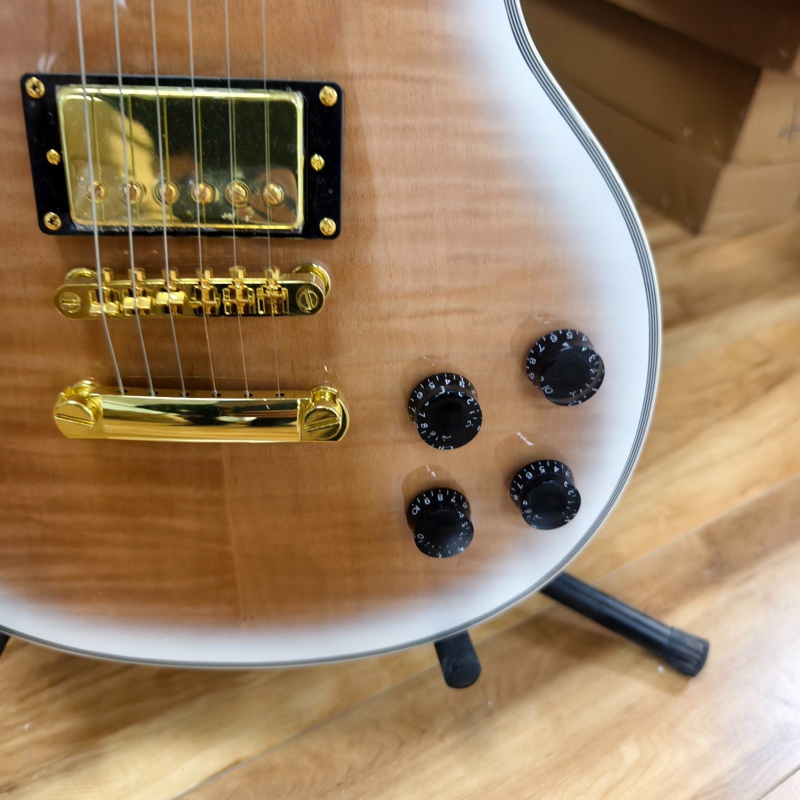 LP Custom Electric Guitar White Gray Tiger Flame Top Special Abalone Fire Patter