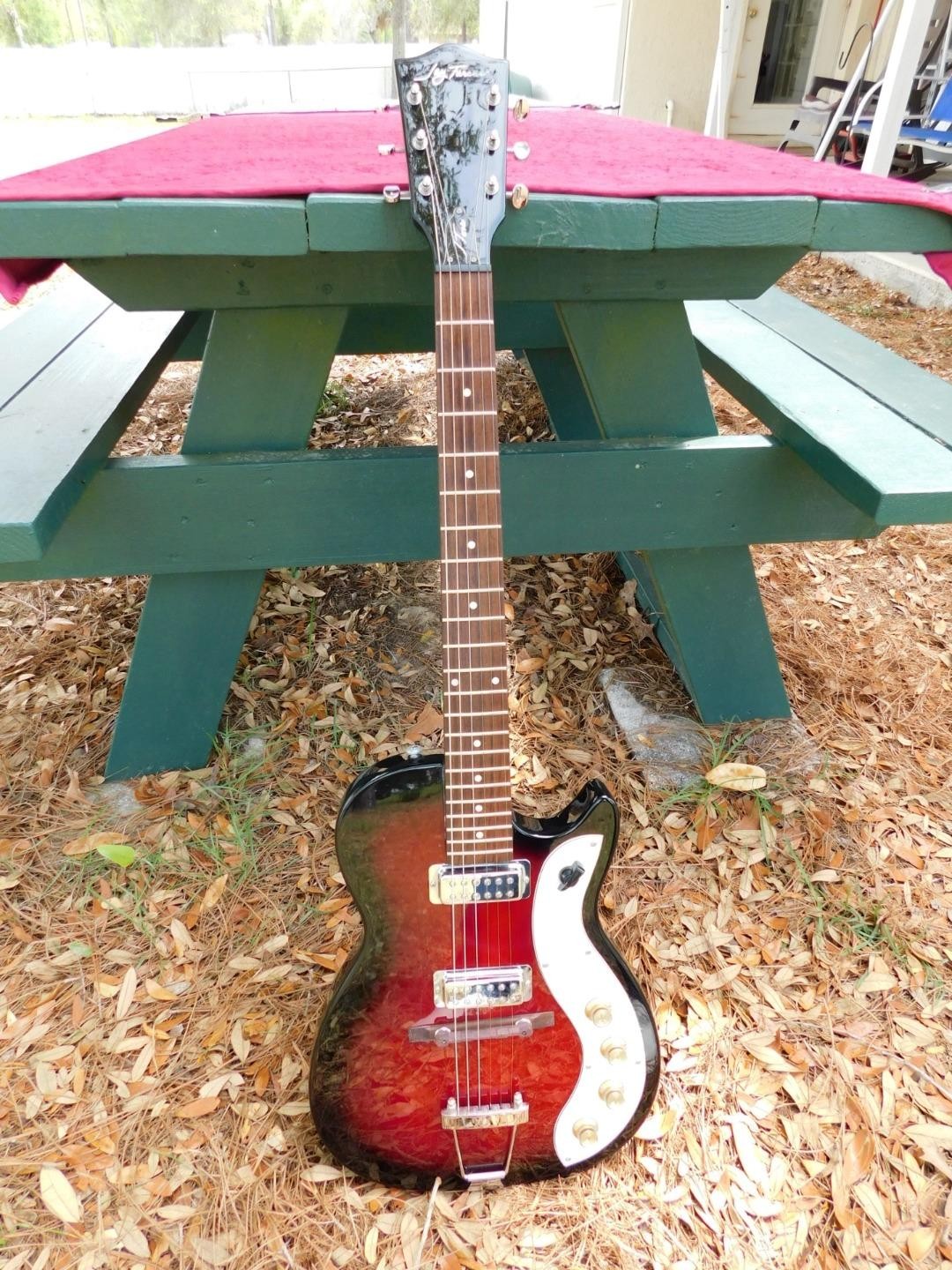 Jay Turser JT-1423, 60’s Style Electric Guitar, Capacitors Upgraded, Very Nice