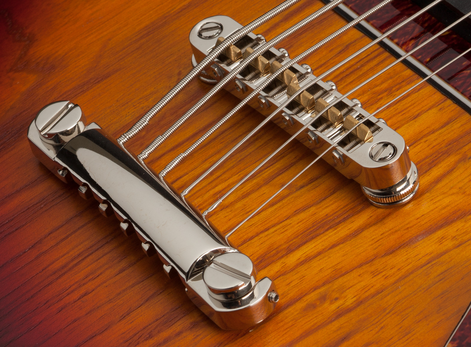 SCHECTER Hellcat VI 3-Tone Sunburst E-Guitar