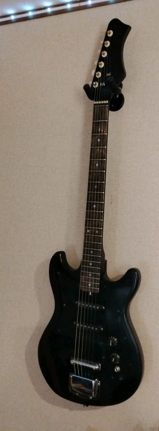 Vintage Harmony H-804 80’s Electric Guitar With 2 Single Coil Pickups
