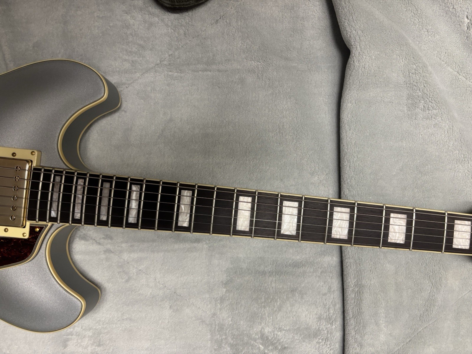 Ibanez Artcore AS73G Semi-hollow Electric Guitar – Moonstone Silver Flat