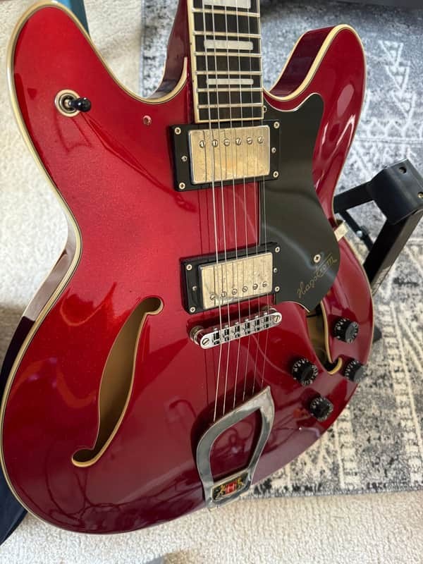 2009 Hagstrom Viking Deluxe, Red Sparkle w/Origanal Hard Case.