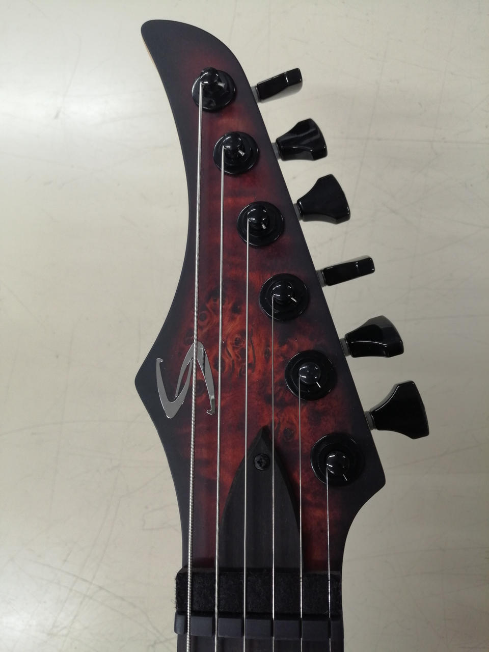 Skervesen Swan 6 PopLAR BURL Used Electric Gutiar