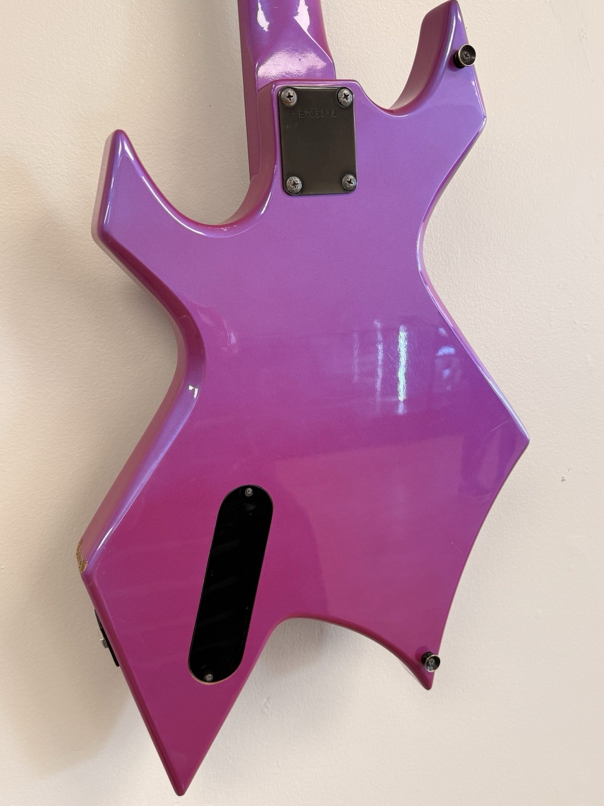 B.C. Rich Rave Warlock Bass Pearl Ultraviolet Pink Purple 4-String Electric Bass