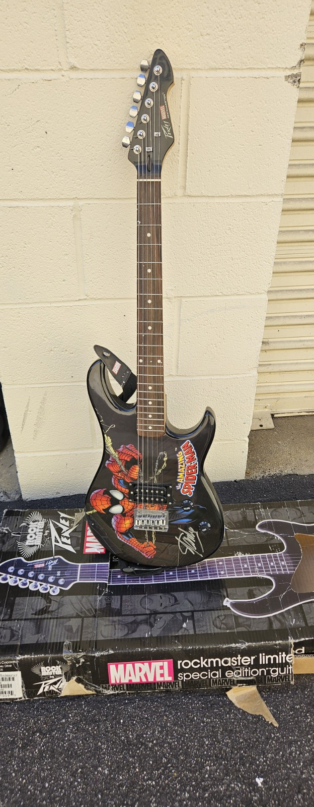 Stan Lee Signed Peavey Marvel Spiderman 3/4 Size Electric Guitar No Certificate