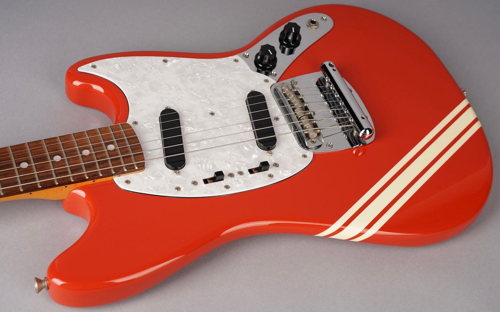 Fender Japan ’69 Mustang Competition Reissue – CIJ – Fiesta Red