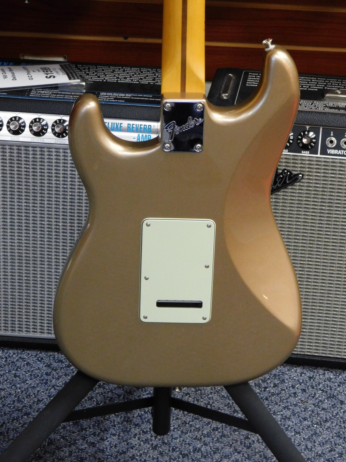 Fender American Professional Classic Stratocaster Faded Firemist Gold MINT!