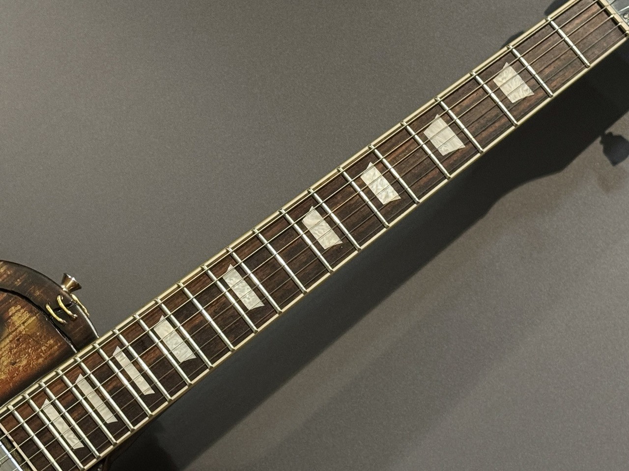 Martper Guitars LP Apocalipse: Overwhelming steampunk feel, 4.07kg