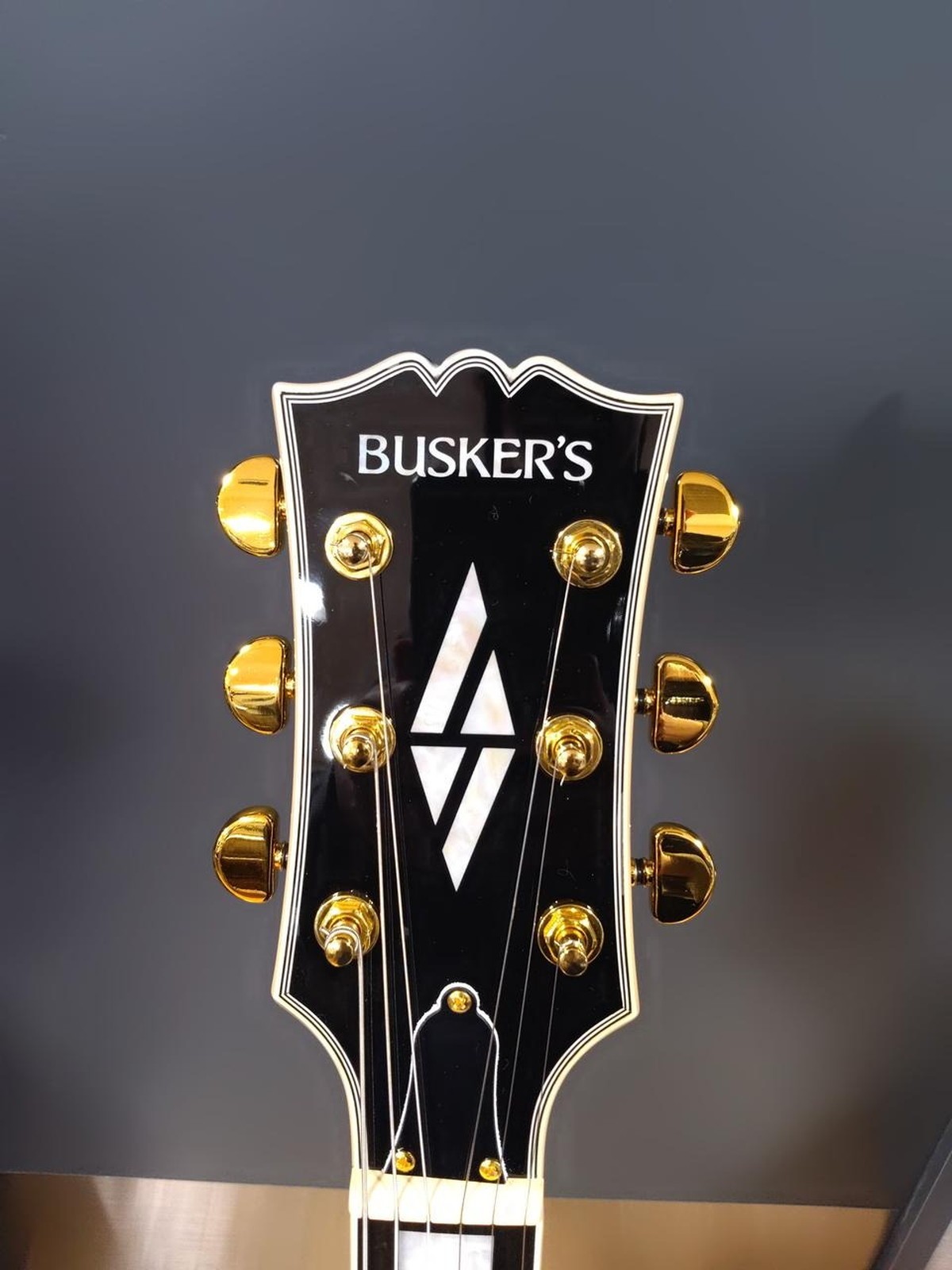 BUSKER’S BLC-500/BLK Used Maple body Engineering wood fingerboard w/Gig case