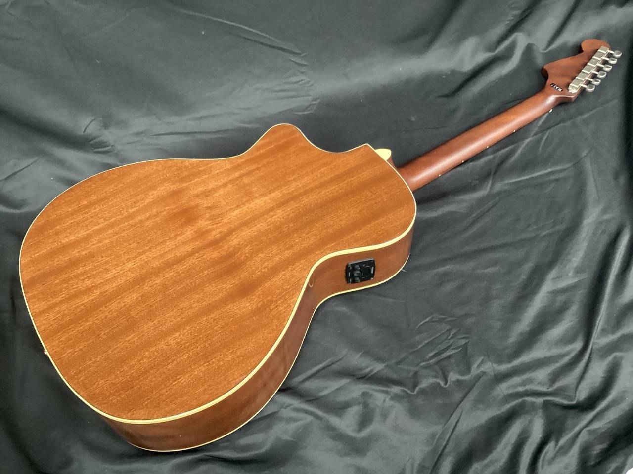 Fender Newporter Player A/E Guitar – Natural w/ Walnut FB With Case USED