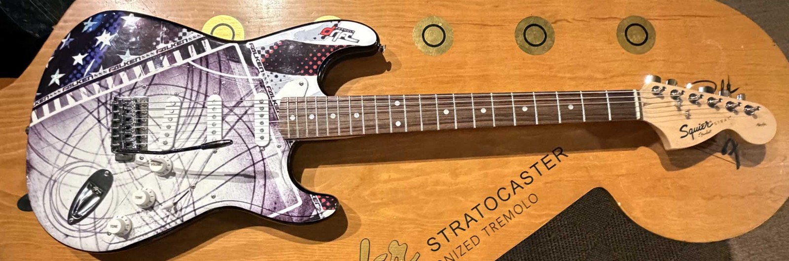 Squier Strat Affinity big headstock Great Condition ProSetup Soft Case