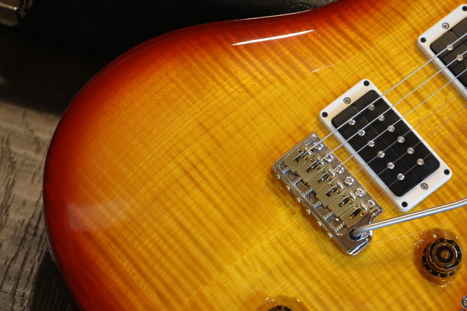 Minty! 2020 PRS Custom 24 Piezo Electric Guitar Sunburst + OHSC