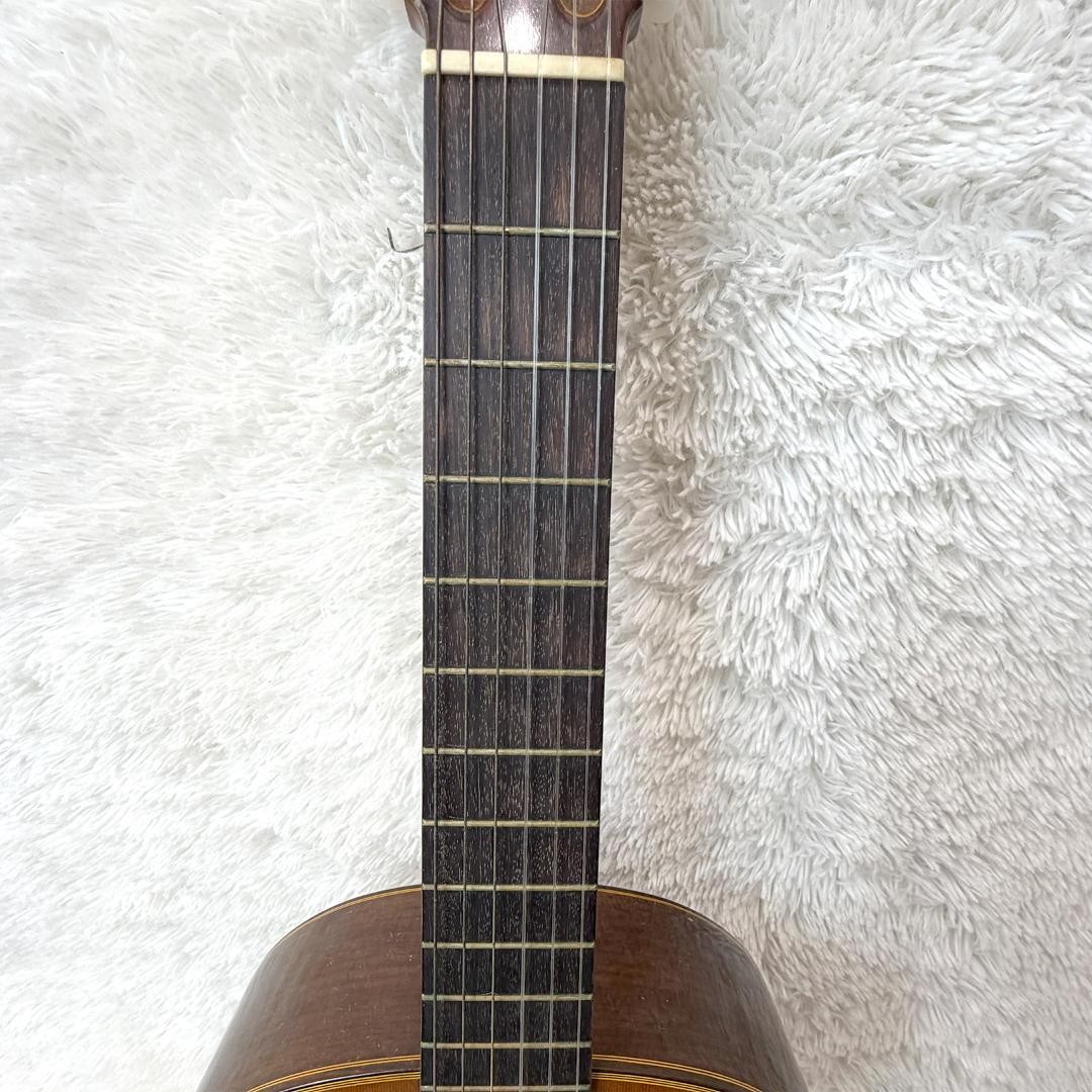 Takamine classical guitar No.40 with hard case made in 1982