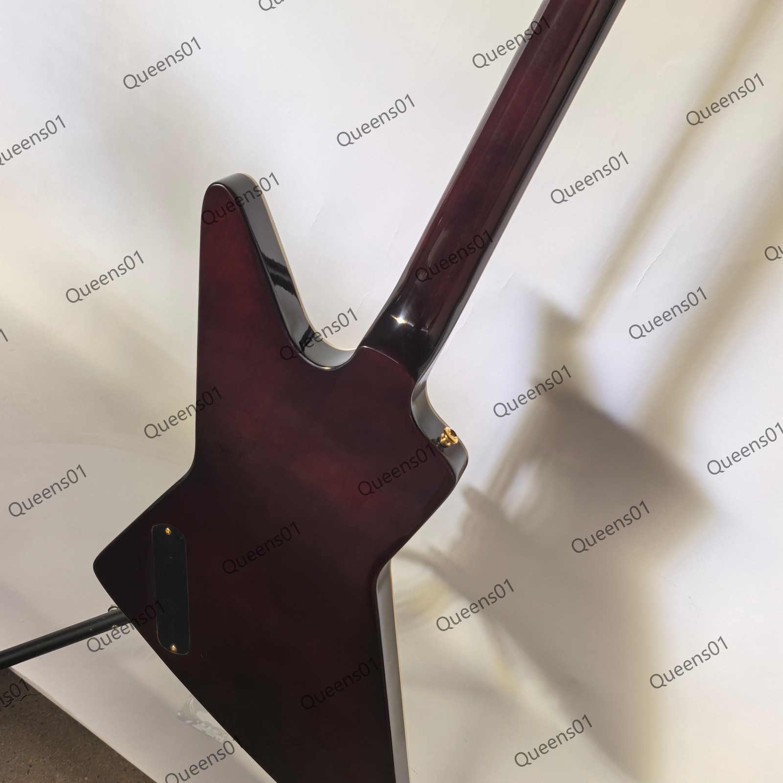 Electric Guitar Black Pick Guard Gold Part Mahogany Neck TOM Bridge 2H Pickups