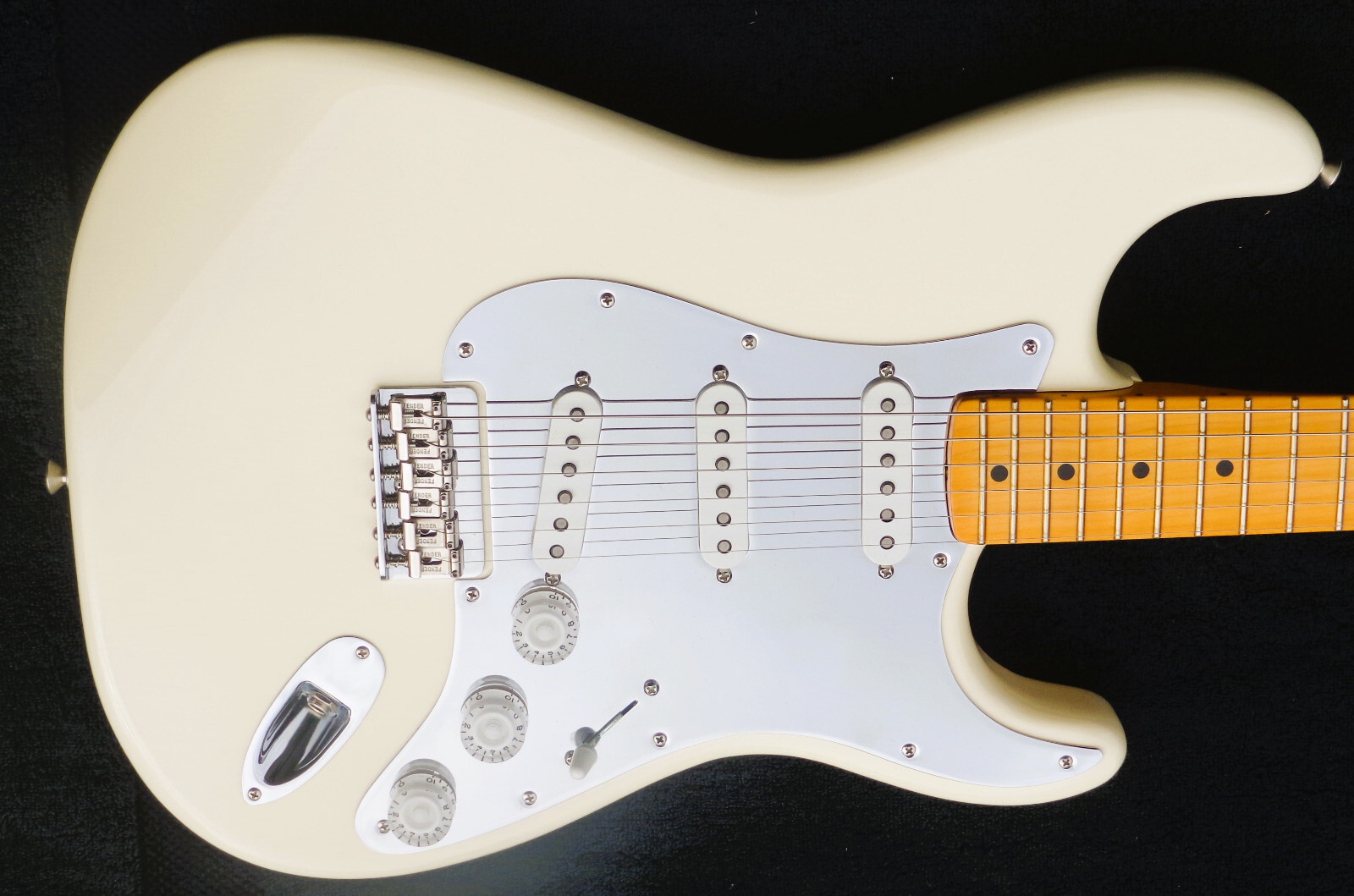 Fender Nile Rodgers Hitmaker Stratocaster Maple Fingerboard Guitar Olympic White