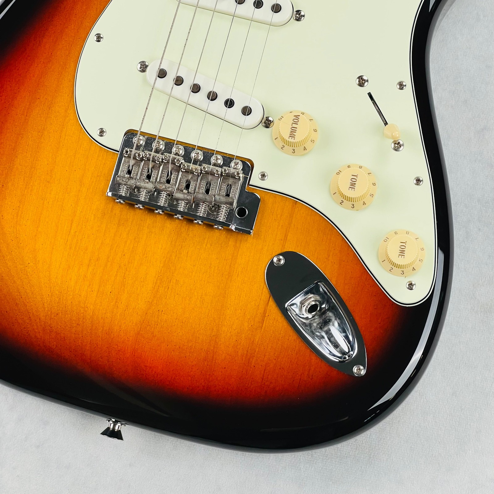 Fender ST-62 Stratocaster Crafted In Japan with HSC 2006 – 3-Tone Sunburst