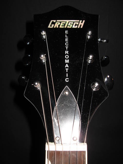GRETSCH G5120 WHITE 2011 MINT W/BLACK HARDSHELL CASE #625-4