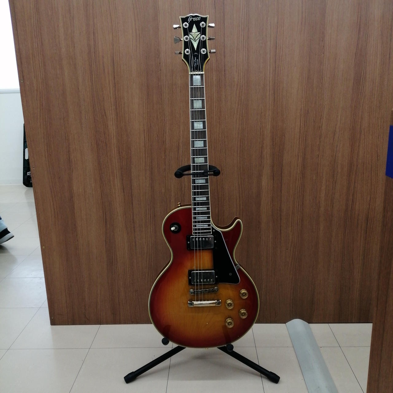 GRECO EG500C Electric Guitar-01