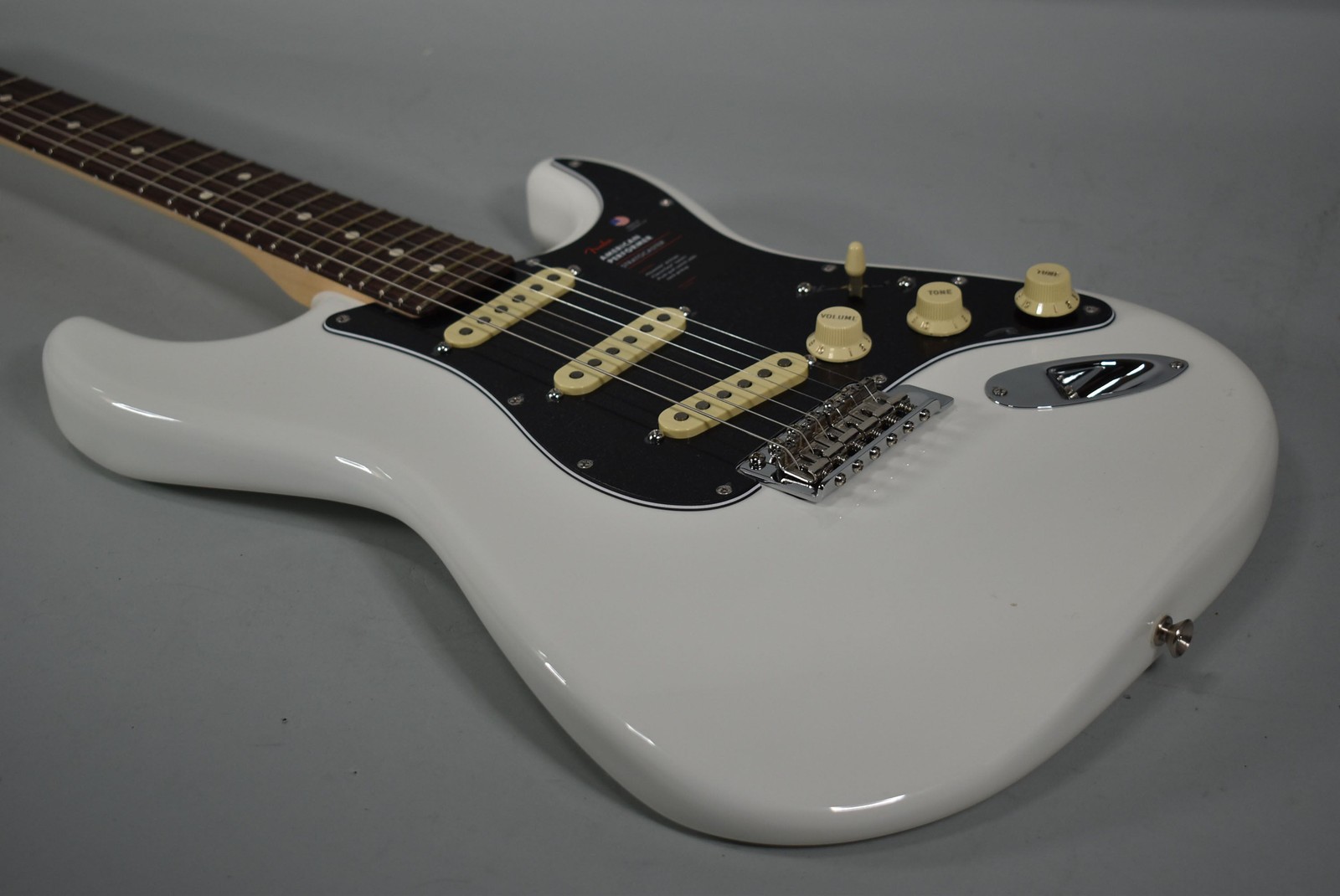 2022 Fender American Performer Stratocaster Arctic White Finish w/Bag
