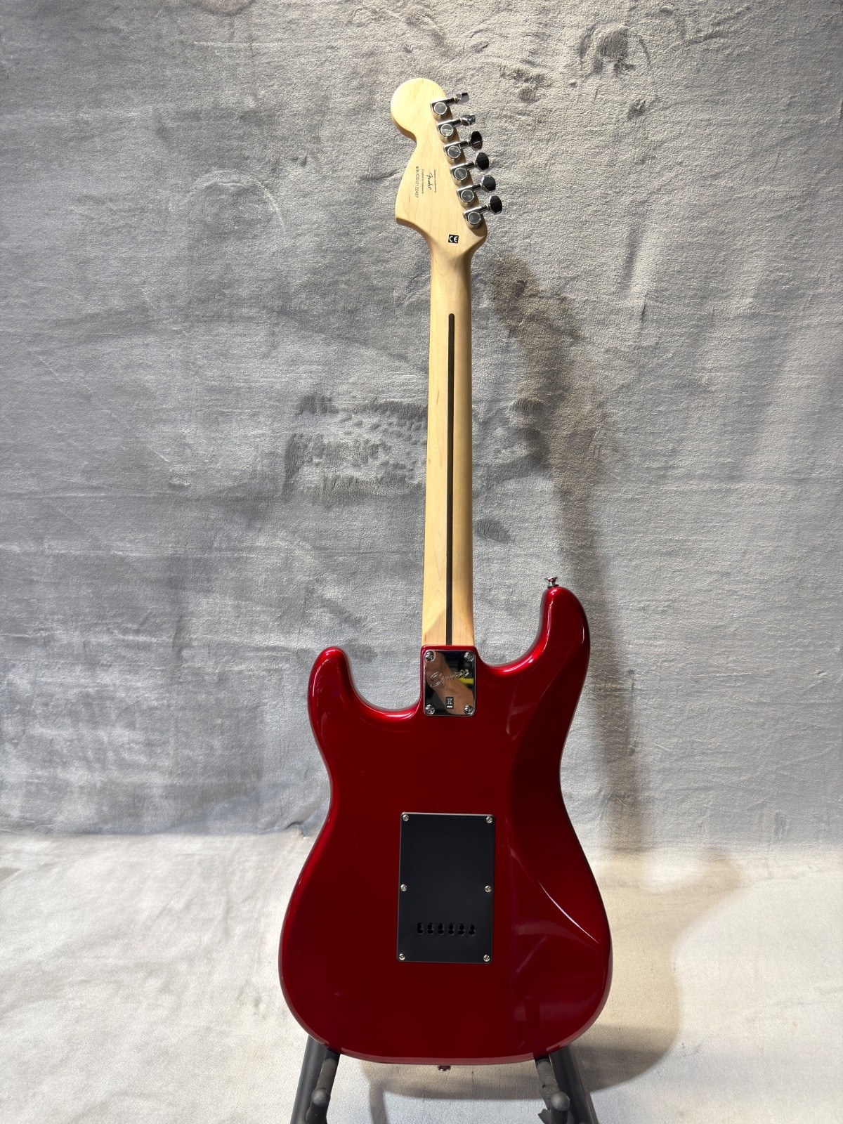 Fender Squier Affinity Stratocaster Guitar Red/Black ~ Tested, VG COND