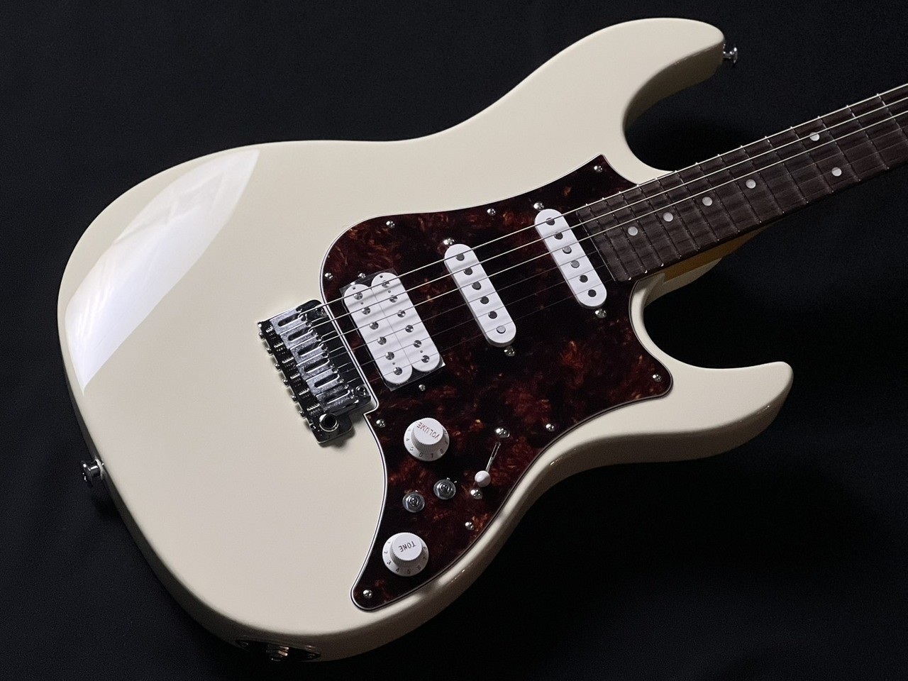 FUJIGEN FGN Expert ODYSSEY EOS3-AL-R AWH 01 Antique White
