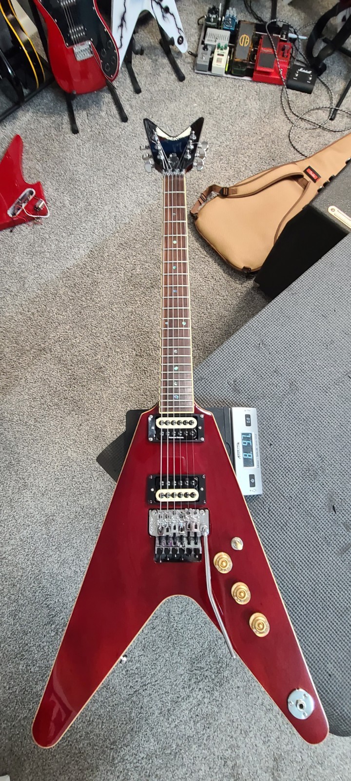 Dean V 79 Floyd Rose Seymour Duncan Invader Pickups, Exc Cond, Gig Bag Too!