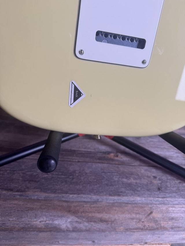 Fender Player II Stratocaster – Hialeah Yellow