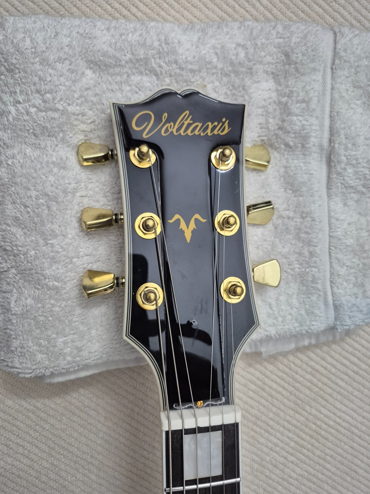 Voltaxis RedBurst Mahogany Body Upgraded HumBuckers Coil Split New Capacitor