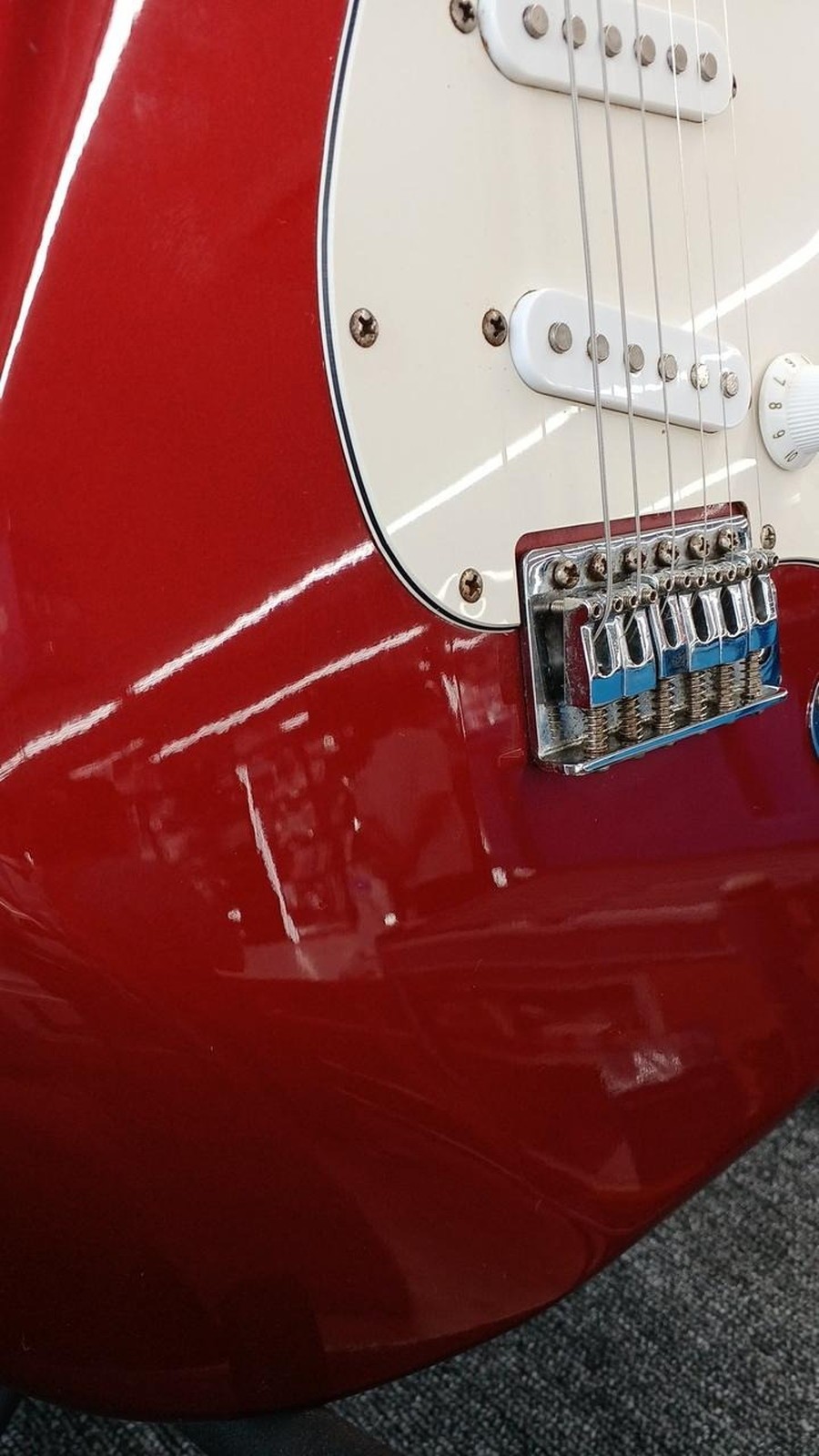 BUSKER’S ST Used Poplar body Maple neck Engineering wood fingerboard Red