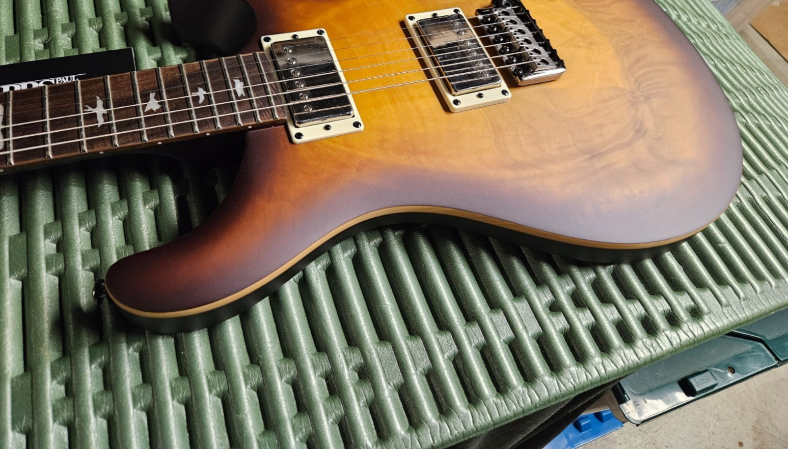 PRS SE “Exotic” DGT Laurel Burl Electric Guitar – McCarty Tobacco Burst