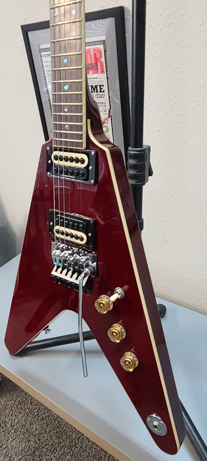 Dean V 79 Floyd Rose Seymour Duncan Invader Pickups, Exc Cond, Gig Bag Too!