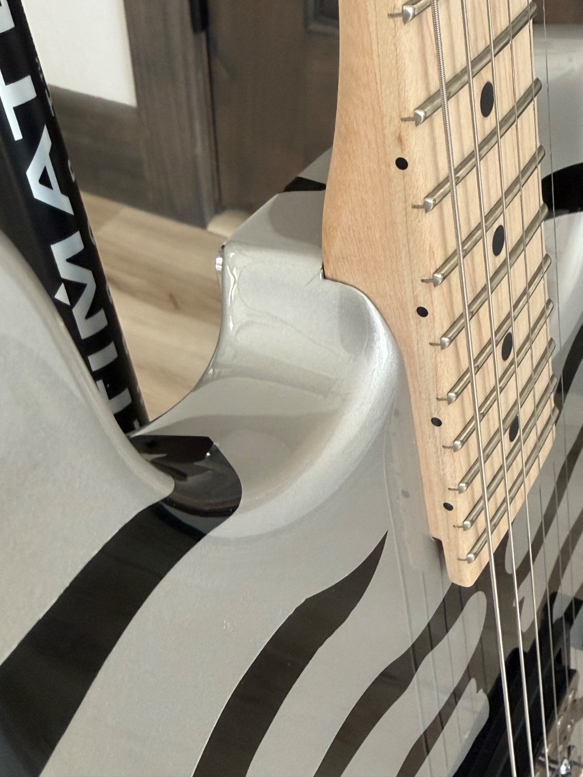 Charvel Limited Edition Super-Stock SD1 H 2PT electric guitar- Silver Bengal